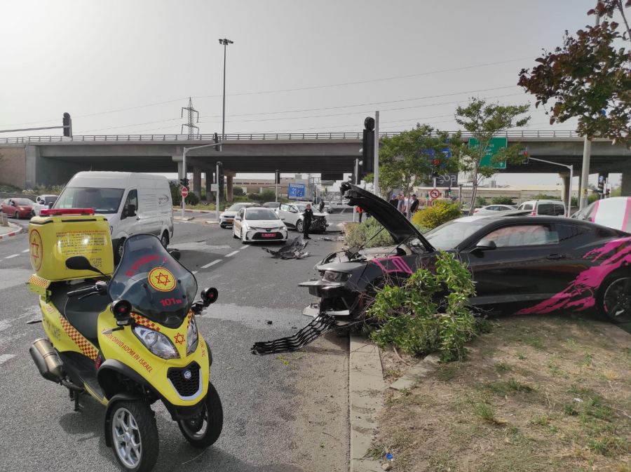 اصابات متفاوتة بحوادث طرق متفرقة
